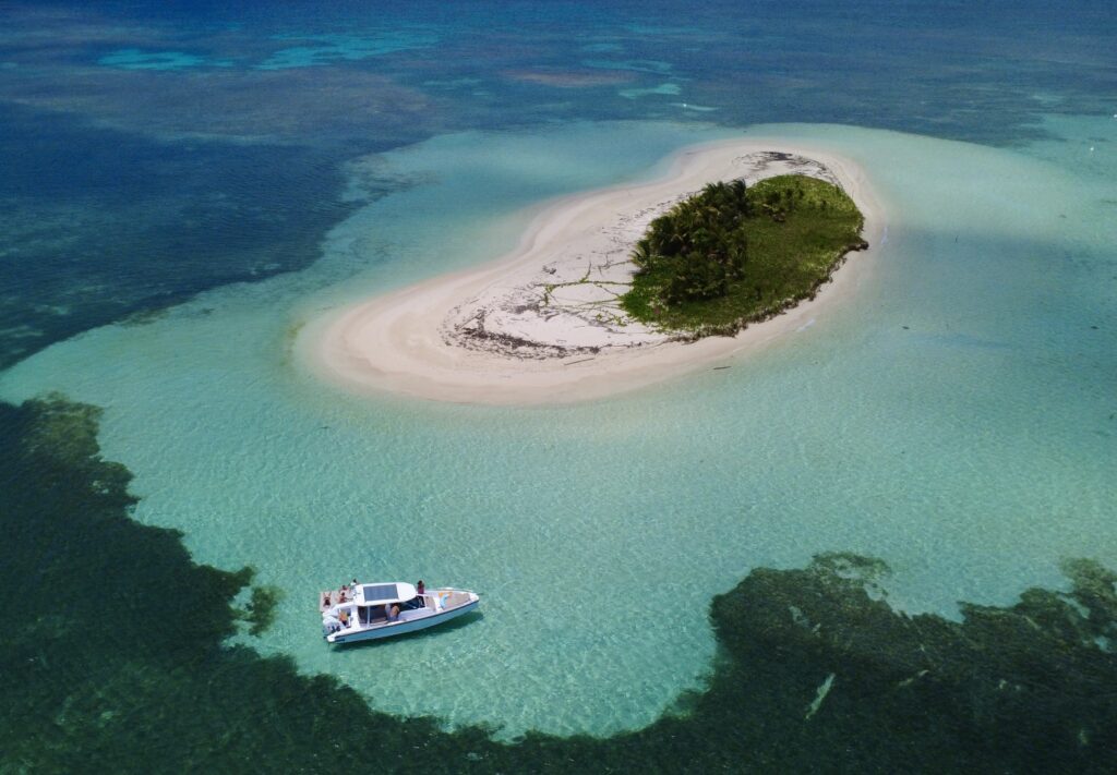 Excursion en bateau dans le Grand Cul-de-Sac Marin en Guadeloupe